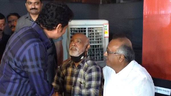 Vinod Kambli Sings Hindi Song For Guru Ramakant Achrekar