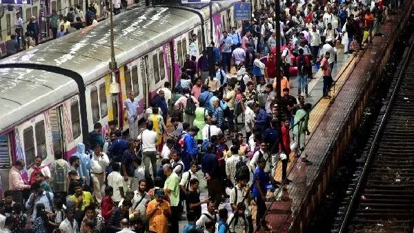mumbai local train