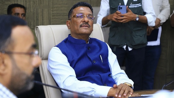 Sanjay Raut Pratap Sarnaik