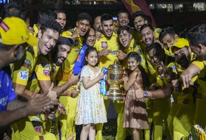 ଆଇପିଏଲ ଫାଇନାଲ: ଚେନ୍ନାଇକୁ 20 କୋଟି, ଜାଣନ୍ତୁ, ଆଉ କାହାକୁ ମିଳିଲା କେତେ ଟଙ୍କା ପୁରଷ୍କାର