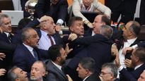 ତୁର୍କୀର ସଂସଦରେ ଅଭାବନୀୟ ଘଟଣା, ପରସ୍ପରକୁ ମୁଥ ମରାମରି ହେଲେ ସାଂସଦ