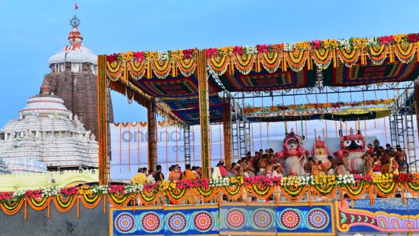 କେଡେ ସୁନ୍ଦର ଦିଶୁଛନ୍ତି ଶ୍ରୀଜିଉ