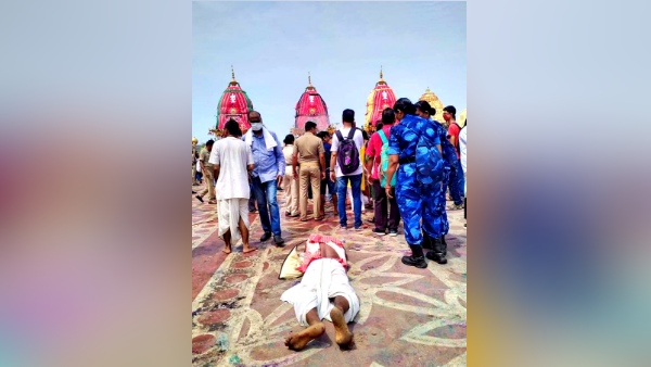 ଏଇଠୁ କରୁଛି ଦଣ୍ଡବତ...