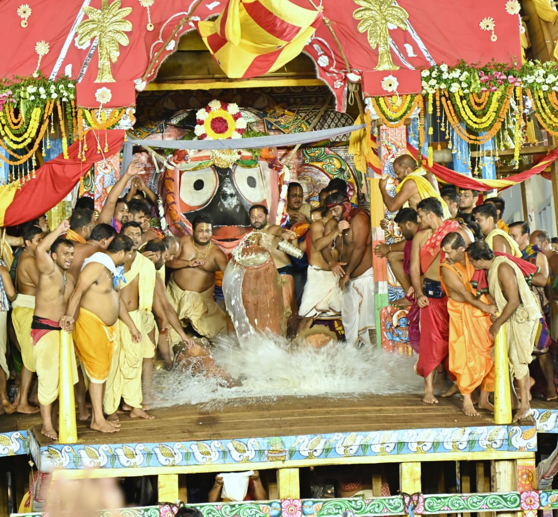 ପବିତ୍ର ଅଧର ପଣା ନୀତିର ଭବ୍ୟ ଦୃଶ୍ୟ