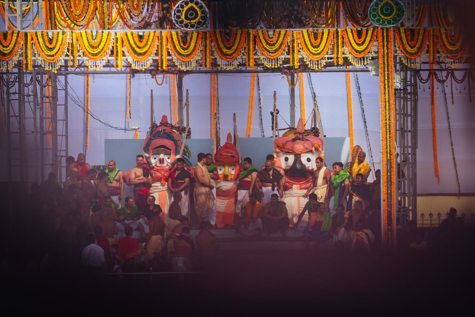 ସ୍ନାନବେଦୀରେ ଶ୍ରୀଜିଉ...