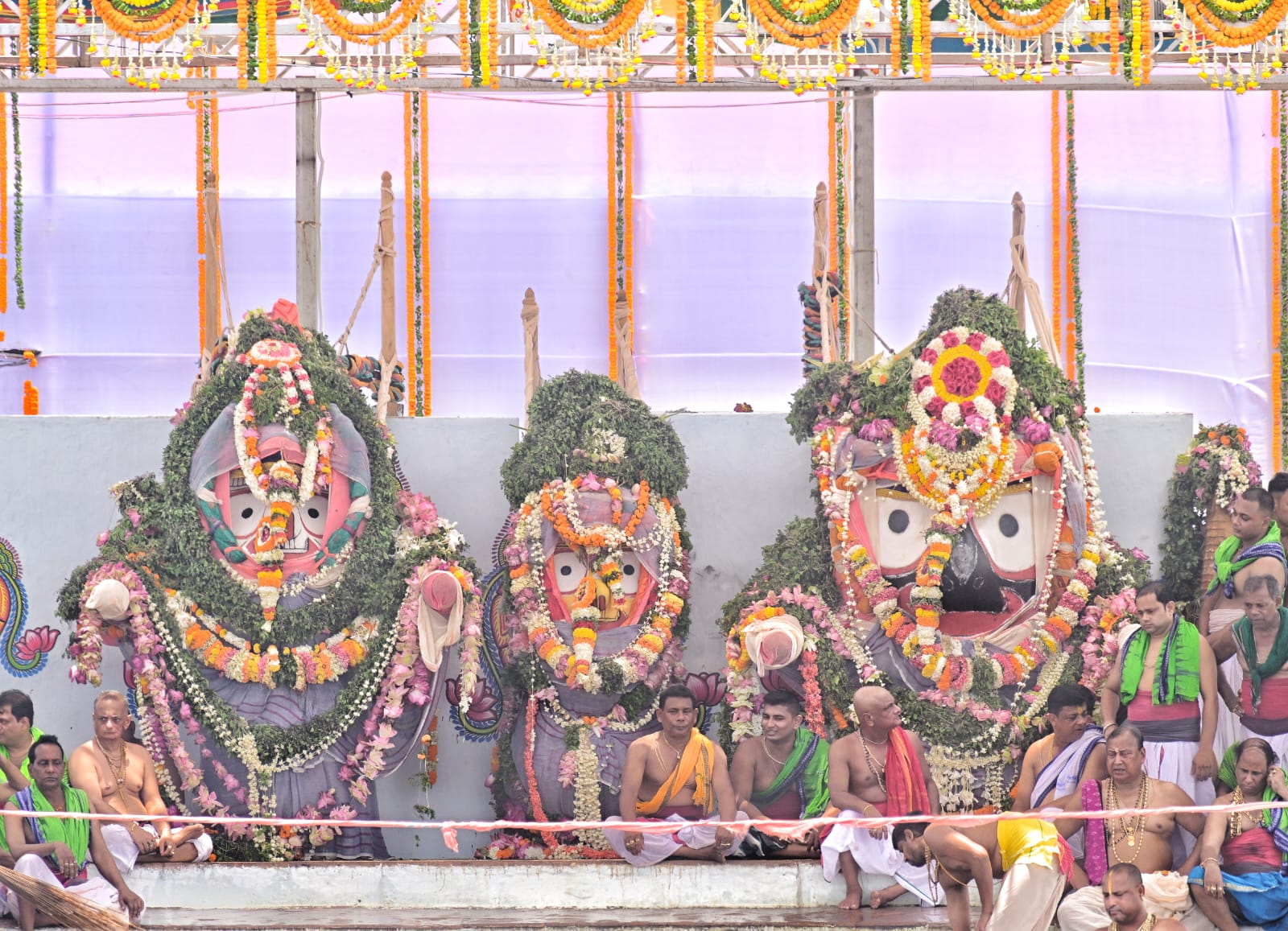 ସରିଲା ଚତୁର୍ଦ୍ଧା ମୂରତିଙ୍କ ସ୍ନାନ କାର୍ଯ୍ୟ