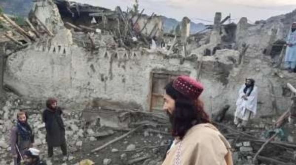 EARTHQUAKE EARTHQUAKE