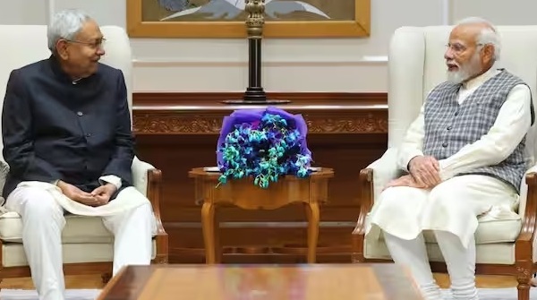 Nitish meets PM Modi 