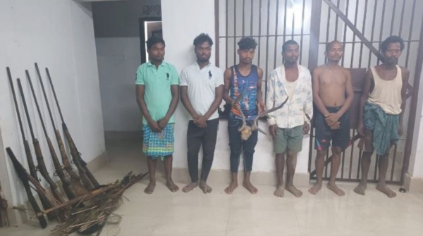 Six hunter arrest