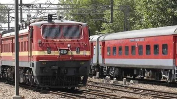 5 special trains will run on Holi