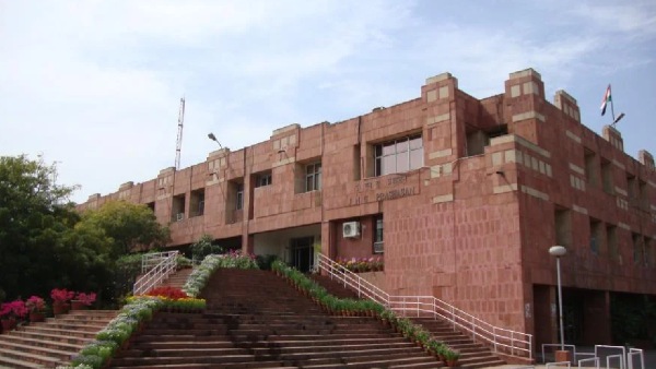 JNU student
