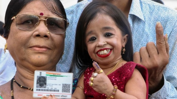 World s Shortest Woman World s Shortest Woman