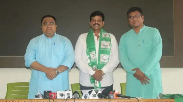 akhil Pattnaik joins bjd