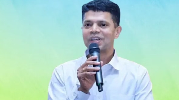 v k pandian