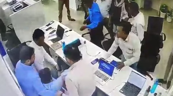 bank employee dies of heart attack