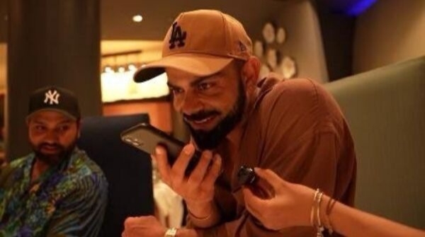 PM Modi dials Team India