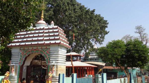 Maa Majhighariani Temple