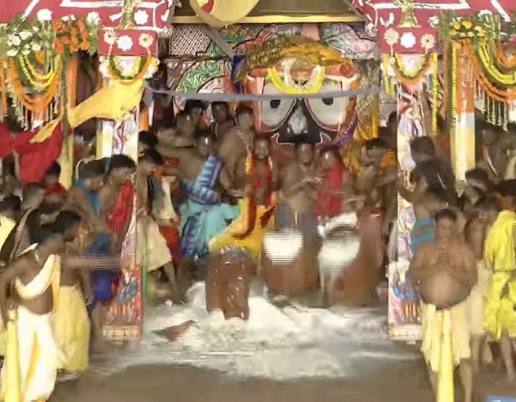 ଶ୍ରୀଜିଉଙ୍କ ରଥରେ ଭାଙ୍ଗିଲା ଅଧରପଣା