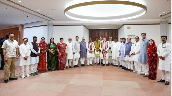 Odishas all BJP MP met the Prime Minister