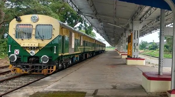 India s shortest passenger