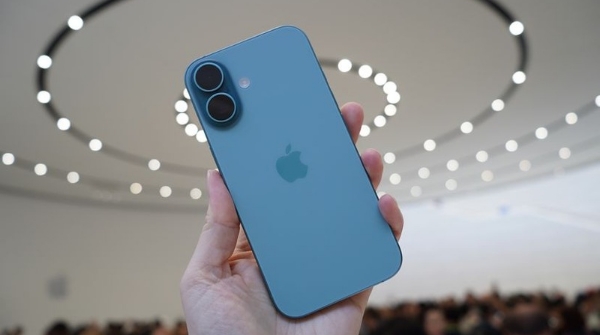 Apple iPhone 16