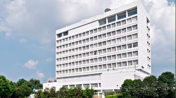 Lucknow hotels receive bomb threats
