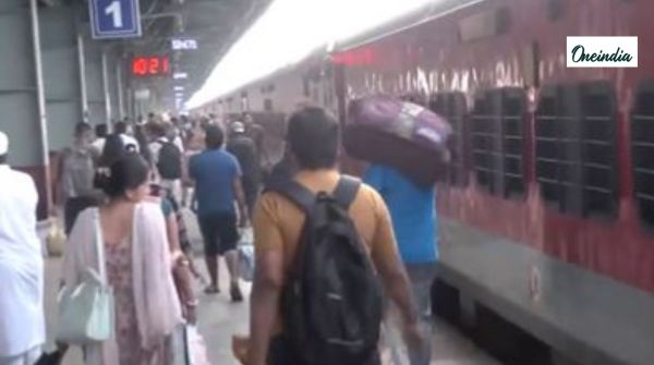 Mumbai Bandra Station