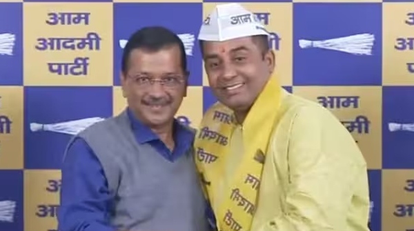 Anil Jha joins AAP