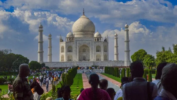 Taj Mahal Bomb Threat