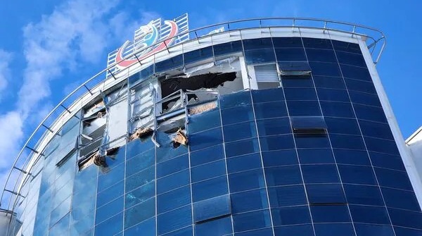 Helicopter crashes into Turkey hospital moments