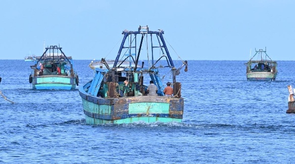5 Indian fishermen