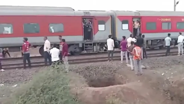 Jalgaon Pushpak Express accident