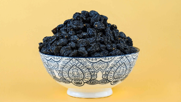 Health Benefits of Black Raisins