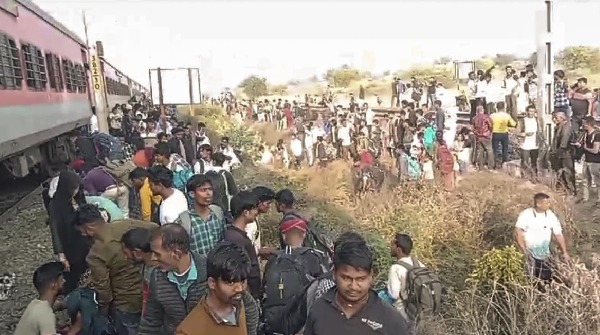 Jalgaon Train Accident