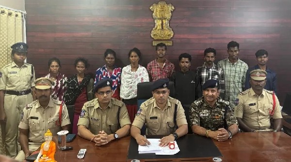 nine Maoists surrender before police in telangana