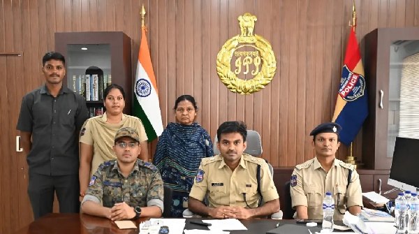 female Maoist surrenders to police