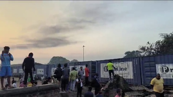 train derailed