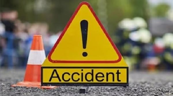 Three killed as Hyva Truck crashes into tea stall in Sundargarh