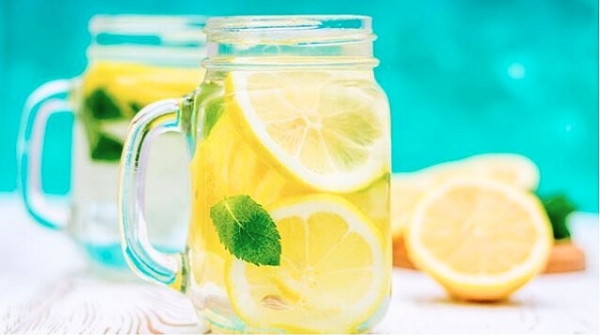 rinking lemon water