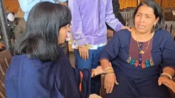 Aparajita cried bitterly after reaching Kashmir