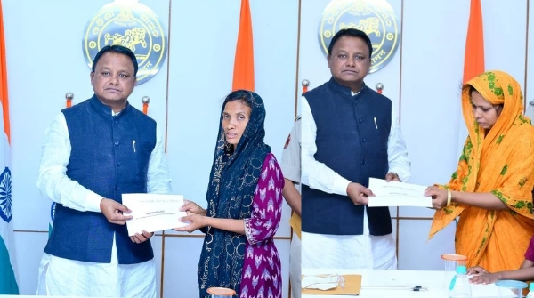 Chief Minister gives jobs and Rs 10 lakh to Prabhasini Devi