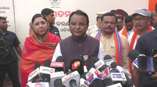 206 industries approved within a year CM gives information