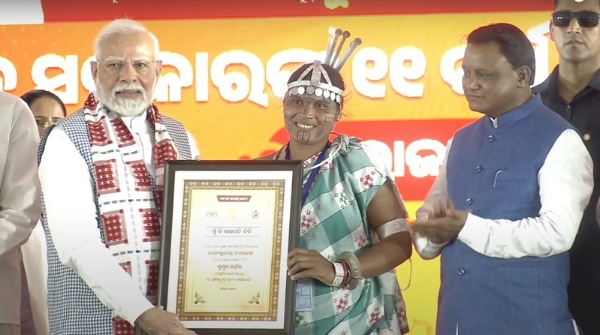 PM speaks to Lakshpati Didi
