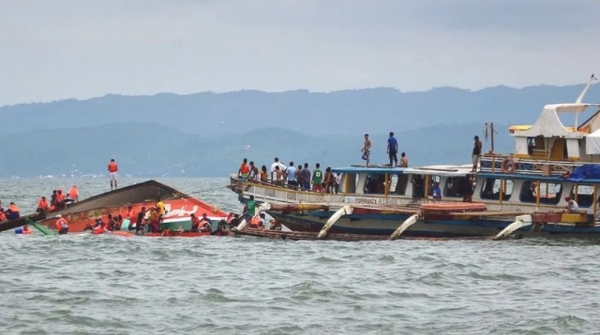 Major accident Ship sinks at sea 45 missing