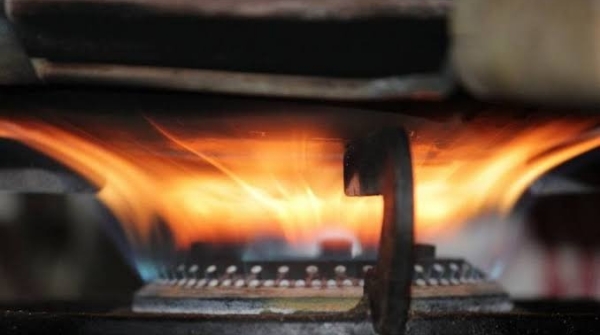 Is your gas stove emitting yellow flames