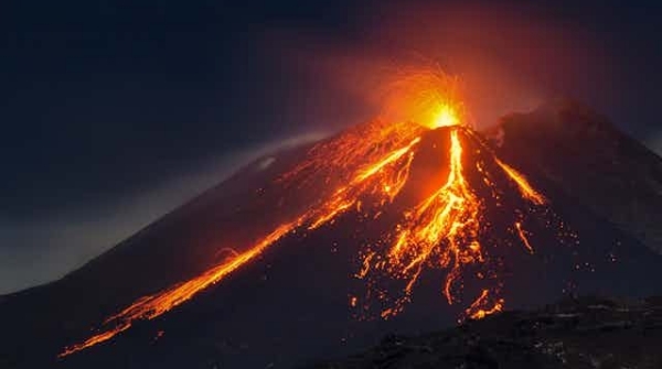 Russia s Kamchatka volcano erupts first eruption in 600 years