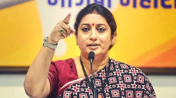 bjp leader smriti irani target congress