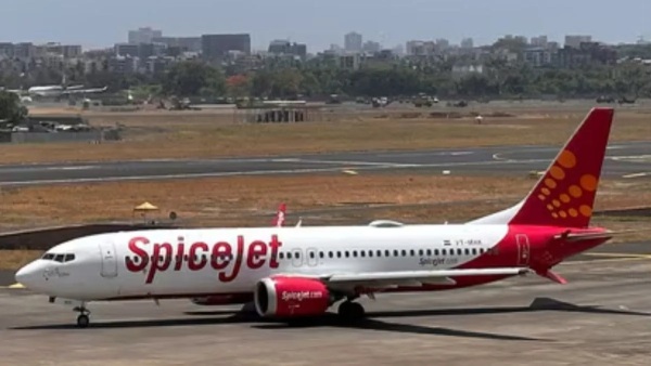 SpiceJet plane