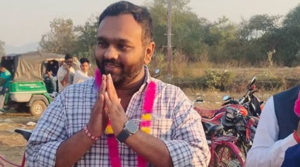 Jai Dholakia son of late Rajendra Dholakia may join BJP today