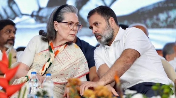 FIR against Sonia and Rahul GANDHI
